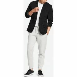 Eddie Bauer Travex Men's Ultimate Voyager Travel Blazer -Eddie Bauer Sales 10529250x1012905 vAlt1